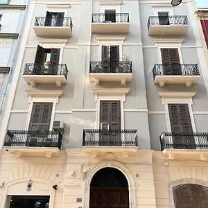 Mini Flat Wifi Apartman Bari