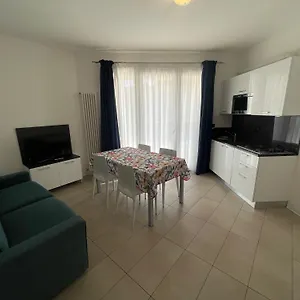 Marina - Agenzia Cocal Apartman Caorle